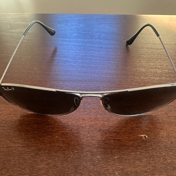 Ray-Ban polarized aviator sunglasses - Picture 2 of 3